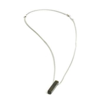 Halskette aus Edelstahl mit einem grünen Obsidianstein - Tantum Green